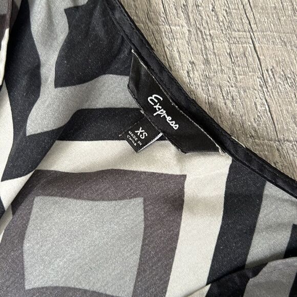Express 95% silk mini summer black gray dress Sz XS - Picture 4 of 9